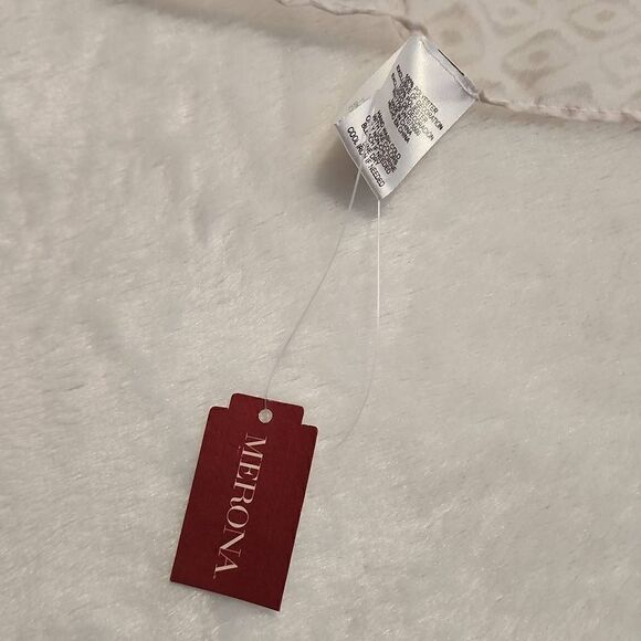 Merona Womens Scarf White with Gray Pink and Teal Design and Ball Fringe NWT - Picture 4 of 9